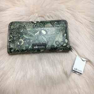 Sakroots wallet!💚✨
